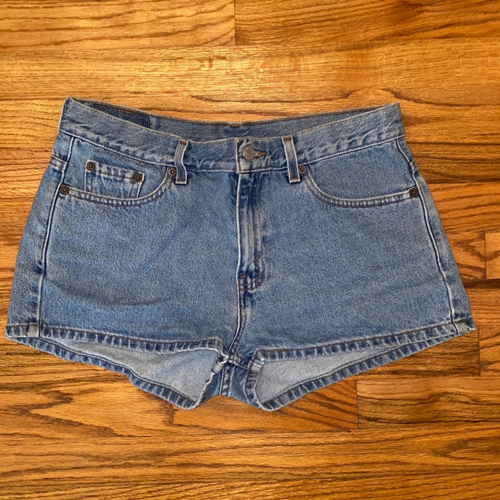 Vintage Levi’s Jean Shorts. Size 11
